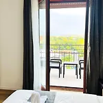 View Roma